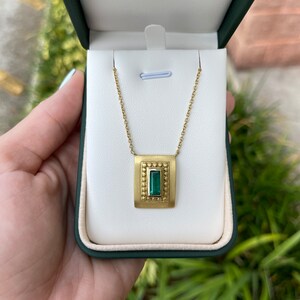 Elegant Colombian Emerald Necklace - a 1.60 Carat Anniversary Delight