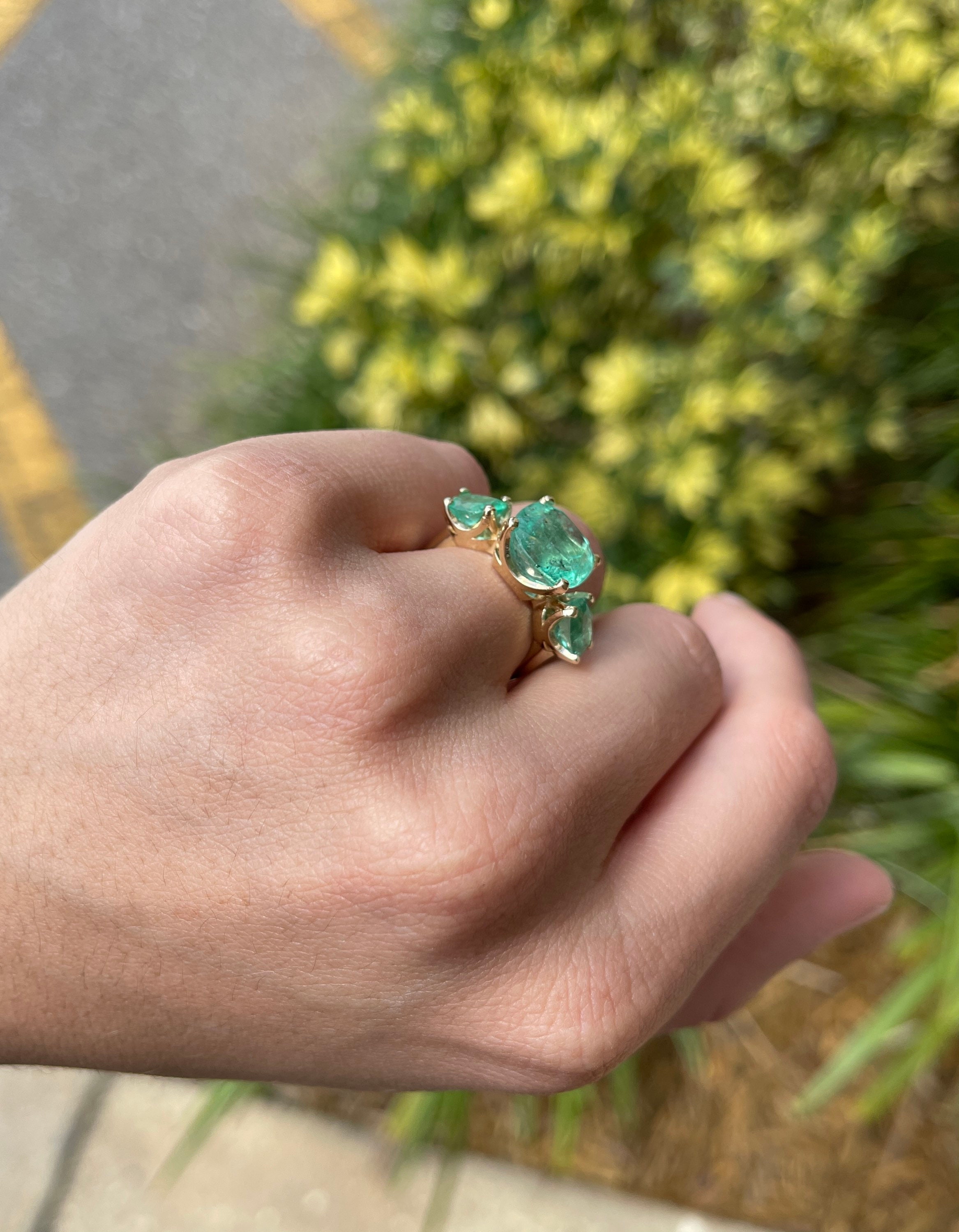 エメラルドリング 3ストーンデザイン 8.90tcw 14K スリーストーン エメラルド リング、エメラルド