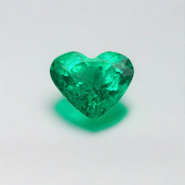 1.62 Karat VS Clarity Green Natürlicher Loser kolumbianischer Smaragd-Herzschliff, herzförmiger Smaragd, loses Smaragdherz, unsaubertes natürliches Smaragdherz