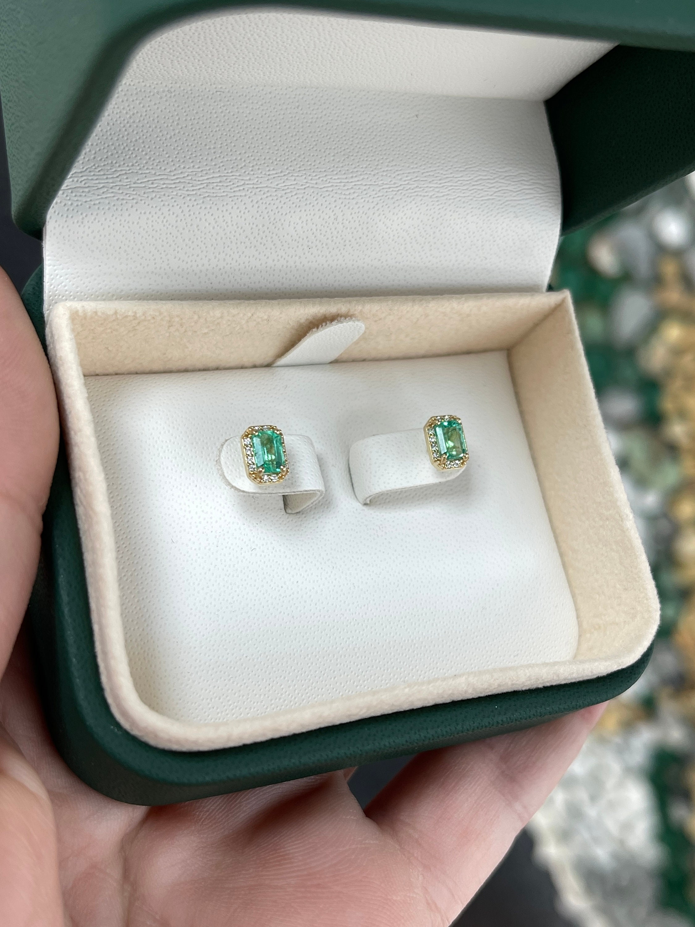 0.92tcw Classic 7x5 Natural Emerald Cut Emerald & Diamond