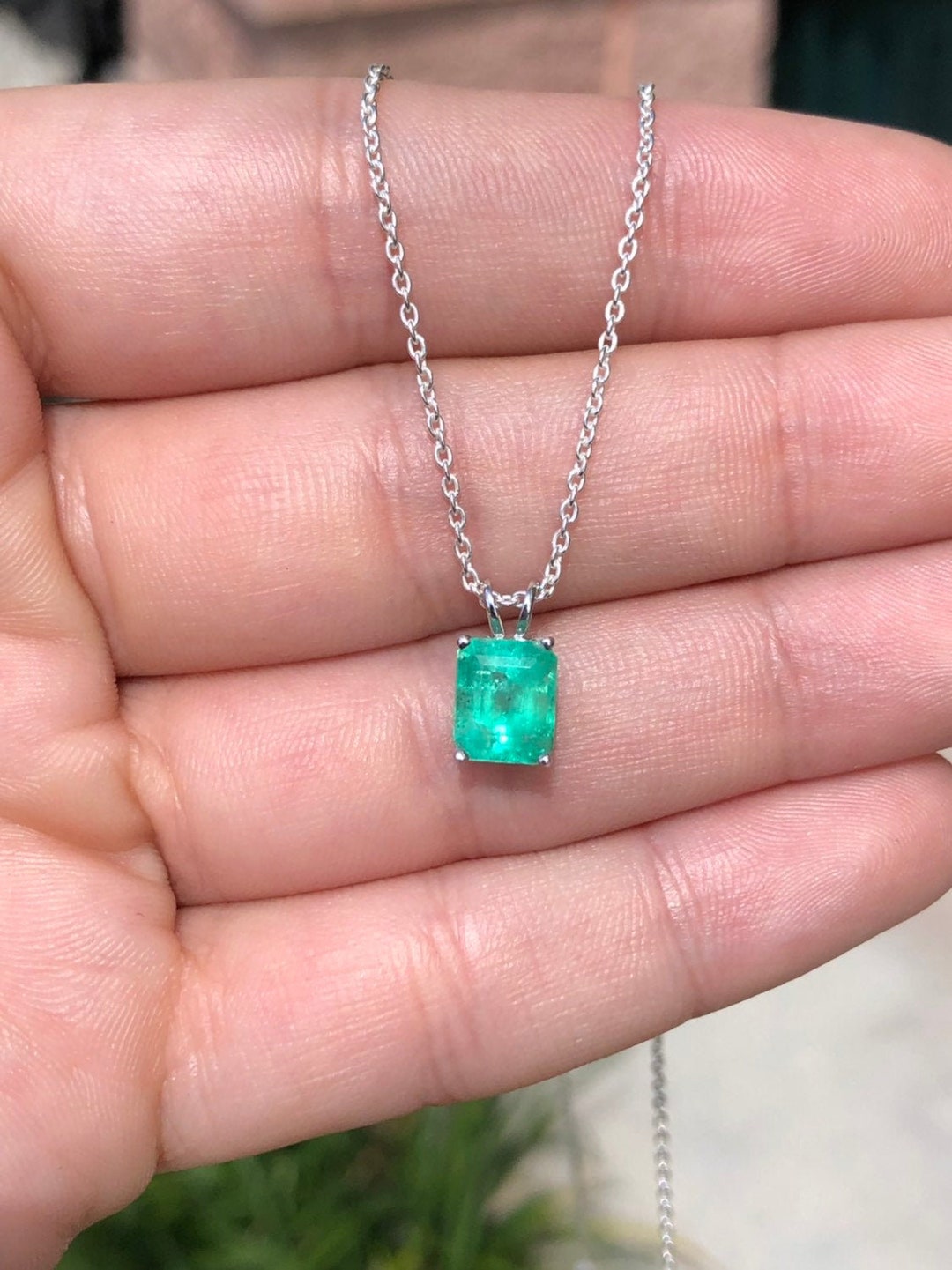 Emerald necklace near me discount