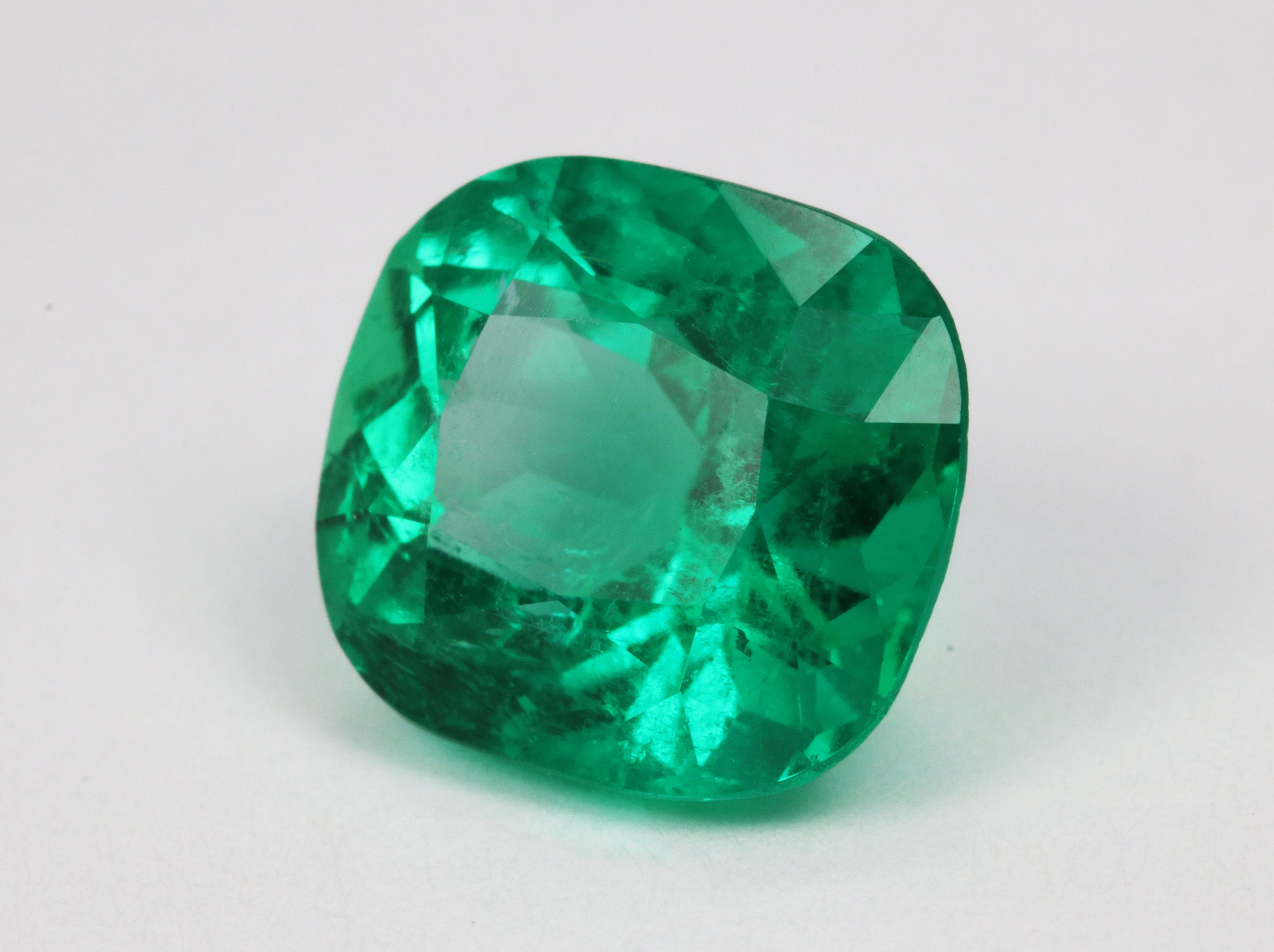 Details about   6.90 Ct Colombian Natural Green Emerald Round Shape GGL Certified 11x11 mm 