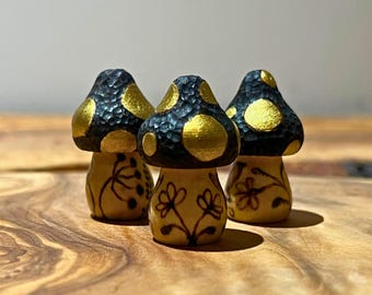 Tiny Gilded Wooden Toadstool Ornament | Pyrography Woodland Décor | Botanical Miniature Gift | Nature-Inspired Art