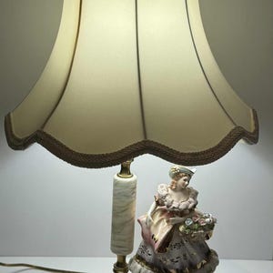 Rare vintage Italian Capodimonte porcelain lamp with marble base/Rare vintage Italian Capodimonte porcelain lamp with marble base.
