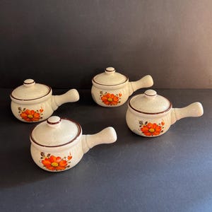 Vintage Oven-Safe French Onion Soup Bowls with Orange Flowers / 1960-1970/ Vintage oven-safe onion soup bowls with orange flowers