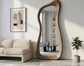 Asymmetrisk helfigursspegel i valnötsträ - Mid Century Modern inredning