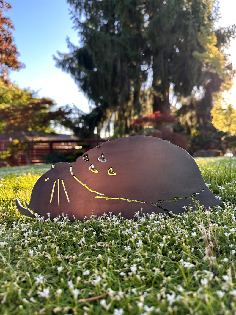 Sömnig Skogsanda - Totoro - Trädgårdspåle i metall - Studio Ghibli Yard Art bild 5