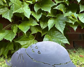 Schläfriger Waldgeist - Totoro - Metall Gartenstecker - Studio Ghibli Yard Art