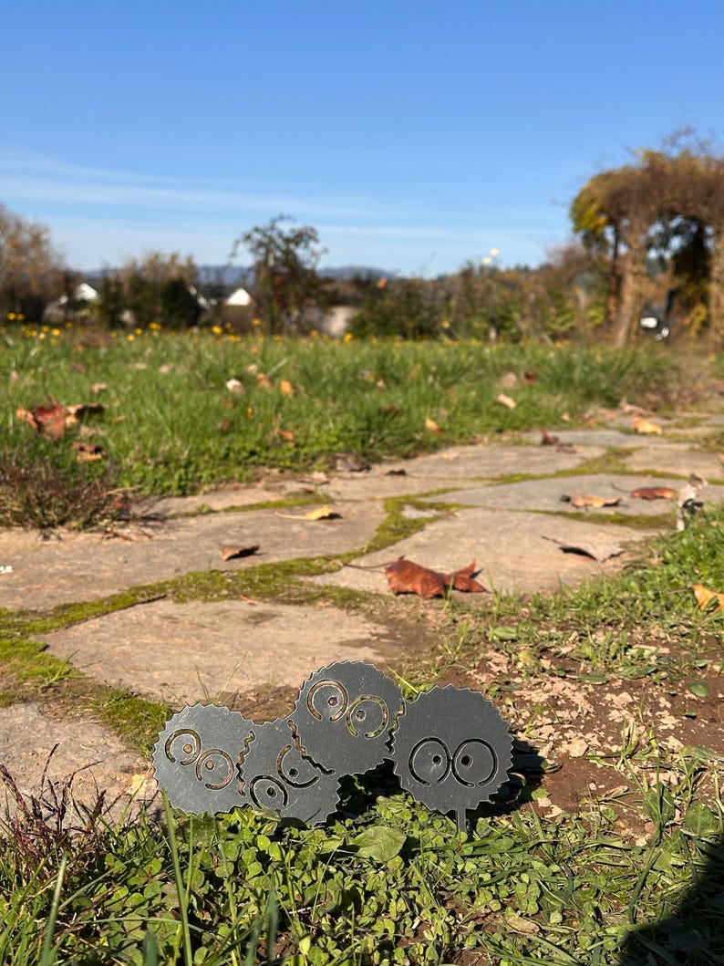 Rußmännchen - Gartenstecker aus Metall - Studio Ghibli Dekor - Chihiros Reise ins Zauberland - Mein Nachbar Totoro Bild 4