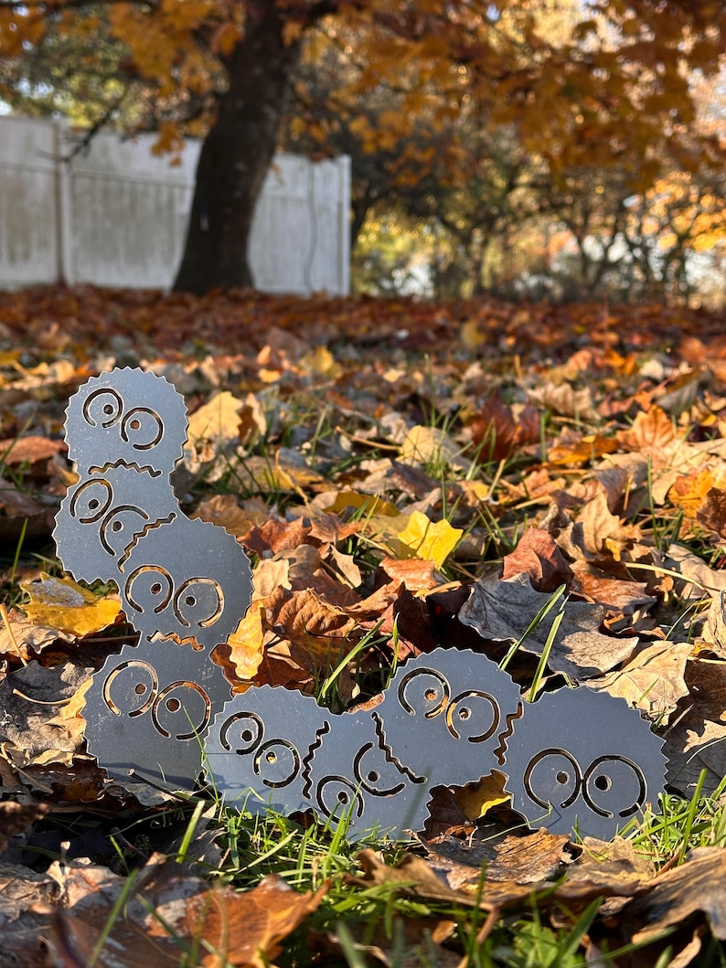 Rußmännchen - Gartenstecker aus Metall - Studio Ghibli Dekor - Chihiros Reise ins Zauberland - Mein Nachbar Totoro Bild 1