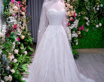 Romantic Lace Wedding Dress, A-Line Bridal Gown, Sweetheart Neckline, Floral Lace Appliqué, Custom Size, Handmade Elegant Dress