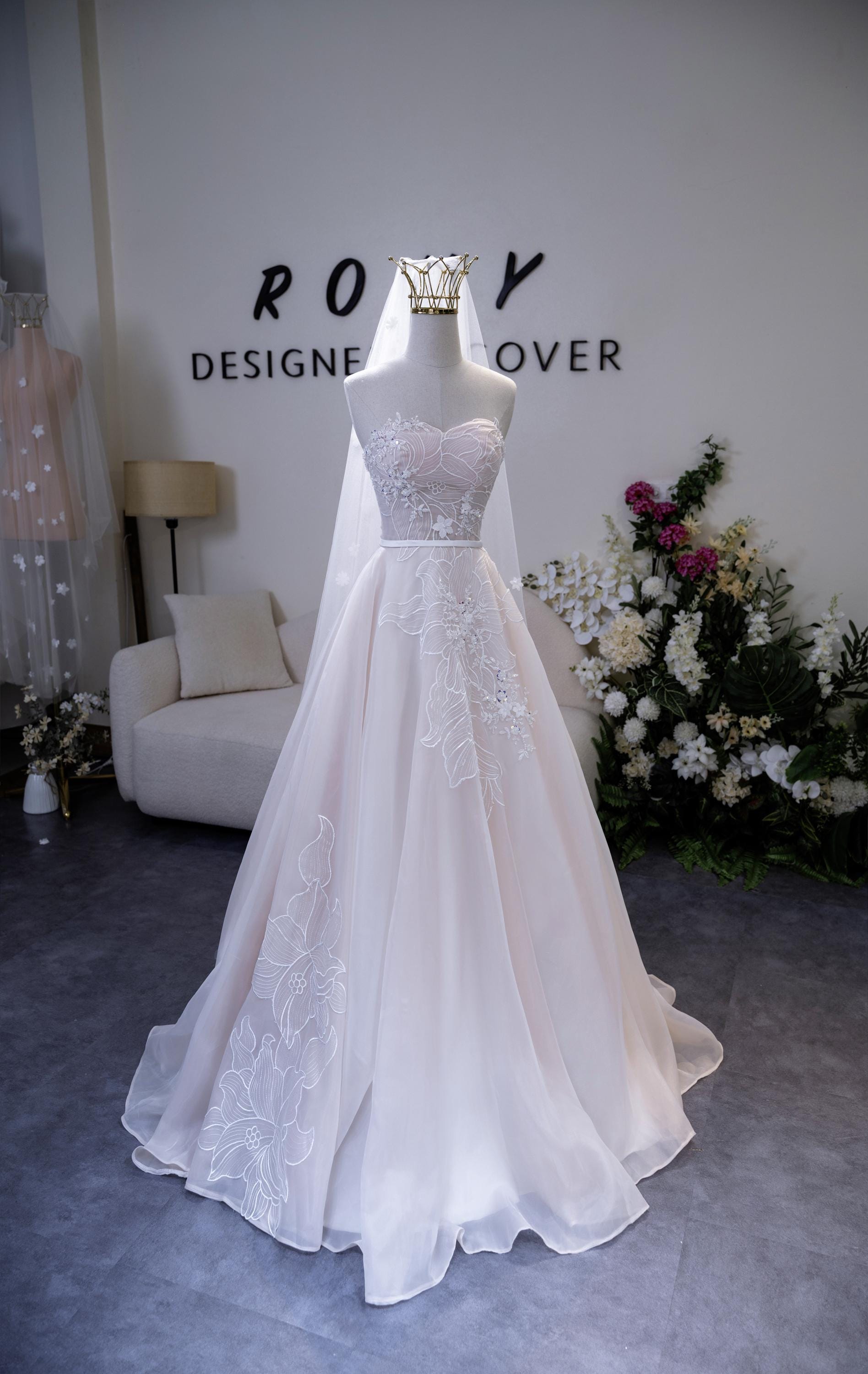 Lace Wedding Gown For Dulhan Dress Pakistani Pale Grey Wedding Dress Best  Walima Dulhan Lahnga In, image size:1896x3000