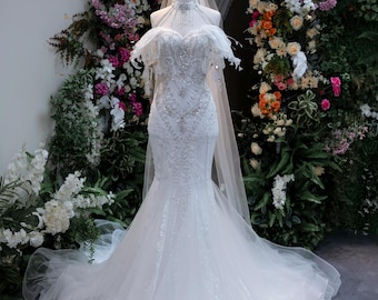 Vestido de noiva sereia com ombros à mostra, renda bordada com miçangas e alça de pescoço removível | Vestido de noiva brilhante e justo feito sob medida