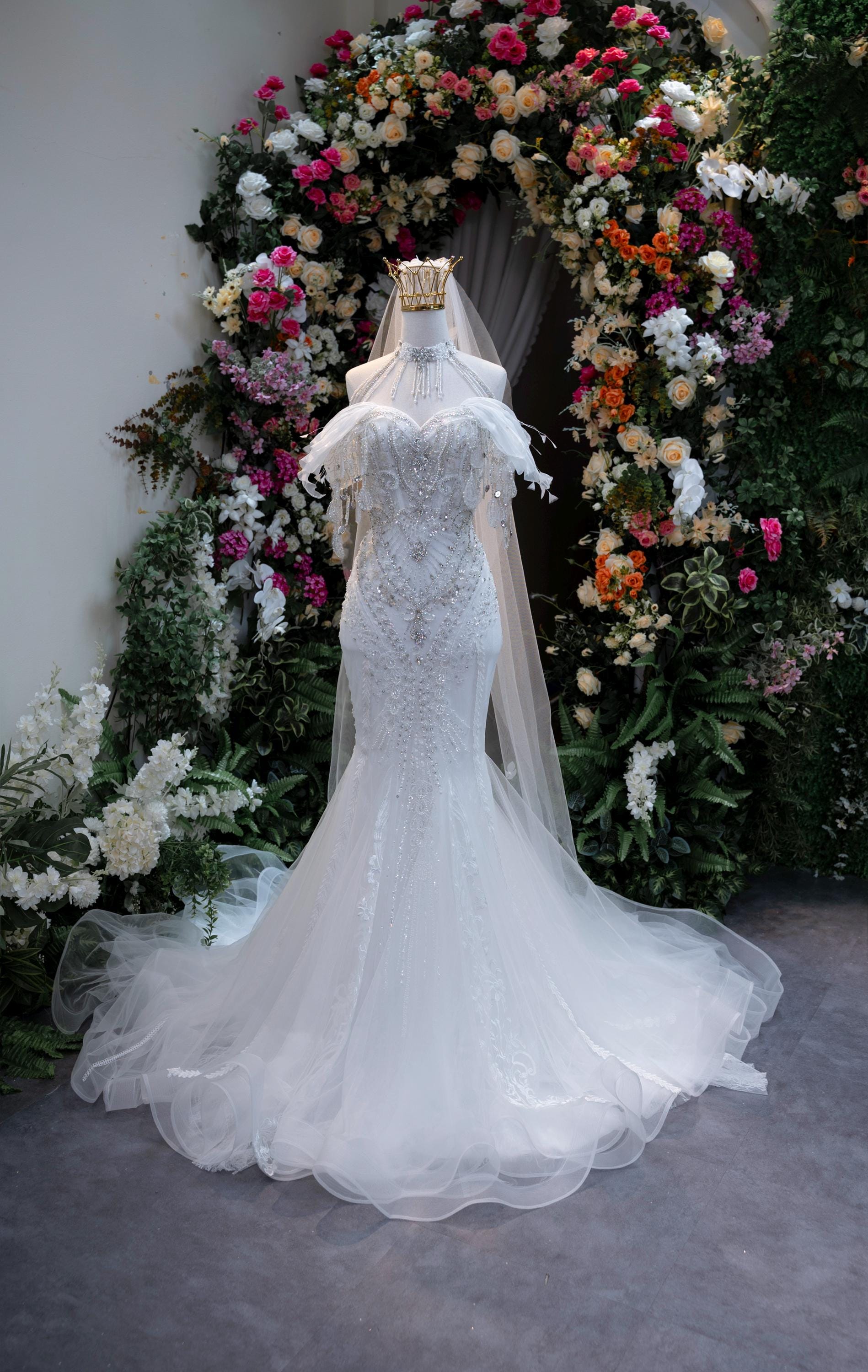 mermaid wedding dresses with crystals capella