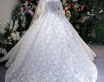 Strapless Lace Ball Gown Wedding Dress with Detachable Sleeves, Classic Princess Bridal Gown, Lace Wedding Dress, Custom Made