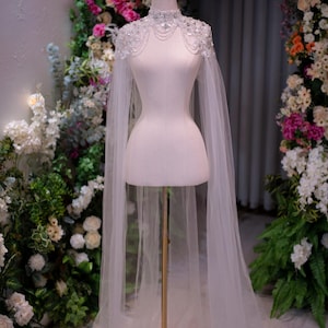 Mantella da sposa con perline e lunghe ali in tulle – Mantella da sposa con spalle scoperte