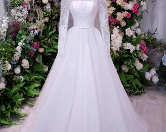 Long Sleeve Lace Wedding Dress High Neck Ball Gown, Modest Bridal Gown with Illusion Bodice, Elegant Vintage Inspired Wedding Dress