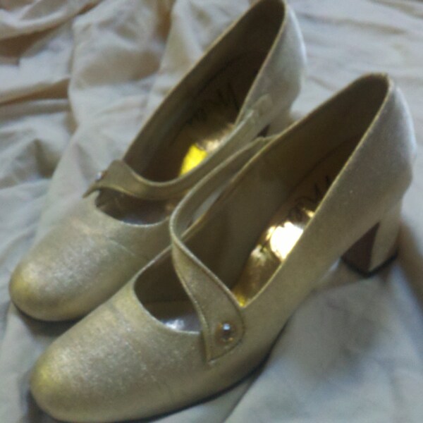 gold sparkle "" chunky vintage heels "" size 6 "" ON SALE