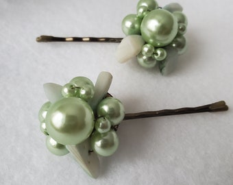 minty-mint : pair of upcycled vintage hair pins