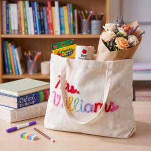 Personalisierte Cord Lehrer Einkaufstasche, Zurück zu Schule Geschenktasche, Hand häkeln Name Reißverschlusstasche, Lehrer Wertschätzung Geschenk, Mrs. Geschenk, Umhängetasche Bild 7