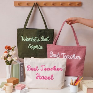 Personalisierte Cord Lehrer Einkaufstasche, Zurück zu Schule Geschenktasche, Hand häkeln Name Reißverschlusstasche, Lehrer Wertschätzung Geschenk, Mrs. Geschenk, Umhängetasche Bild 10