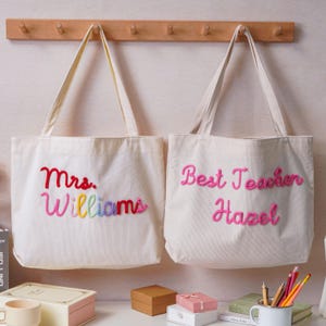 Personalisierte Cord Lehrer Einkaufstasche, Zurück zu Schule Geschenktasche, Hand häkeln Name Reißverschlusstasche, Lehrer Wertschätzung Geschenk, Mrs. Geschenk, Umhängetasche Bild 9