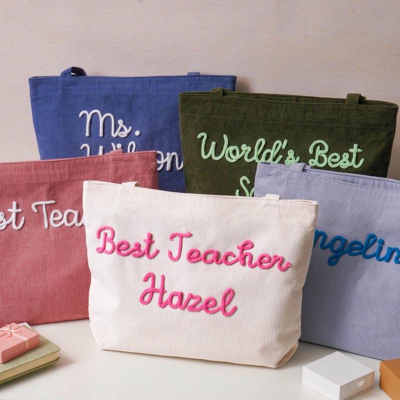 Personalisierte Cord Lehrer Einkaufstasche, Zurück zu Schule Geschenktasche, Hand häkeln Name Reißverschlusstasche, Lehrer Wertschätzung Geschenk, Mrs. Geschenk, Umhängetasche Bild 4