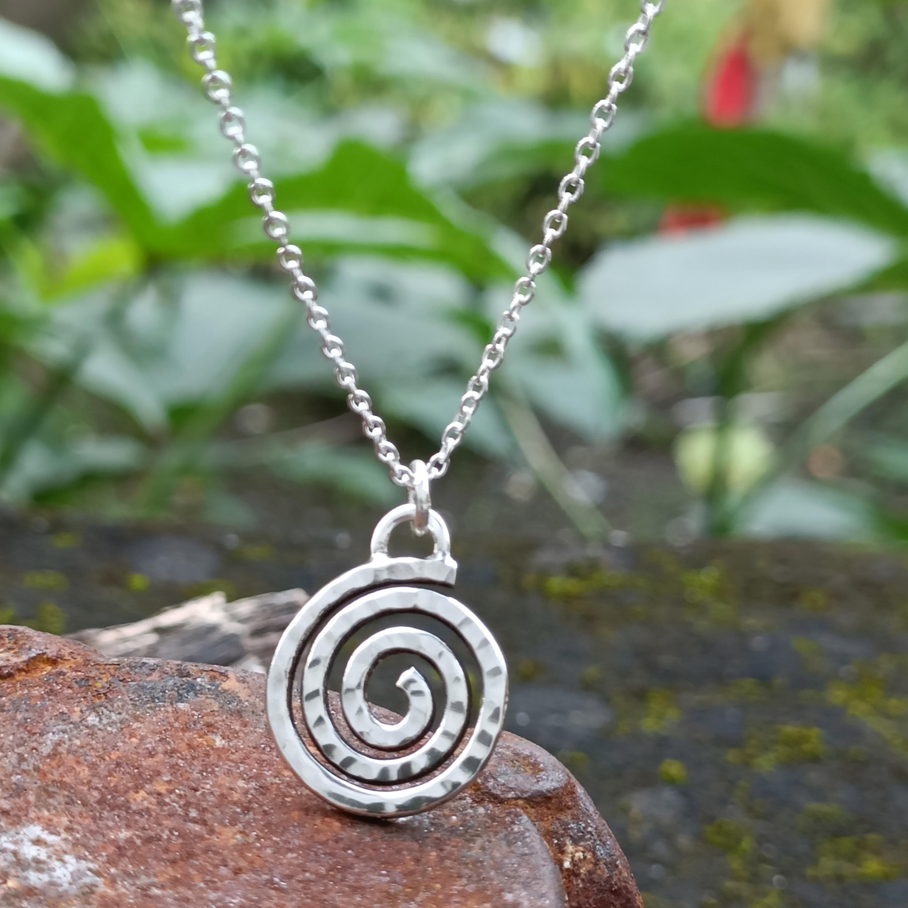 mura　SWIRL シルバー ヴィンテージネックレス NA●Y Hammered Sterling Silver Spiral Necklace: Celtic Zen Pendant - Etsy
