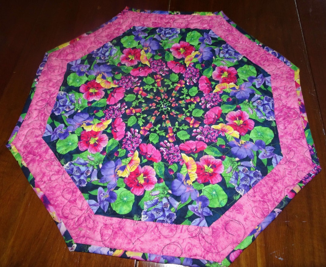Hummingbird Heaven Floral Wedges With Pink Border Octagon Quilted ...