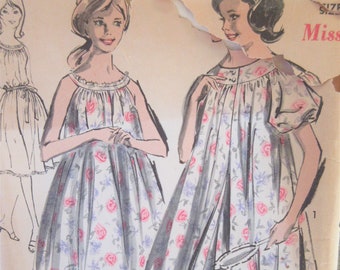 Vintage Advance 2917 Sewing Pattern, 1960s Nightgown Pattern, Short Sleeved Peignoir, Nightie Pattern, Bust 35, 1960s Loungewear