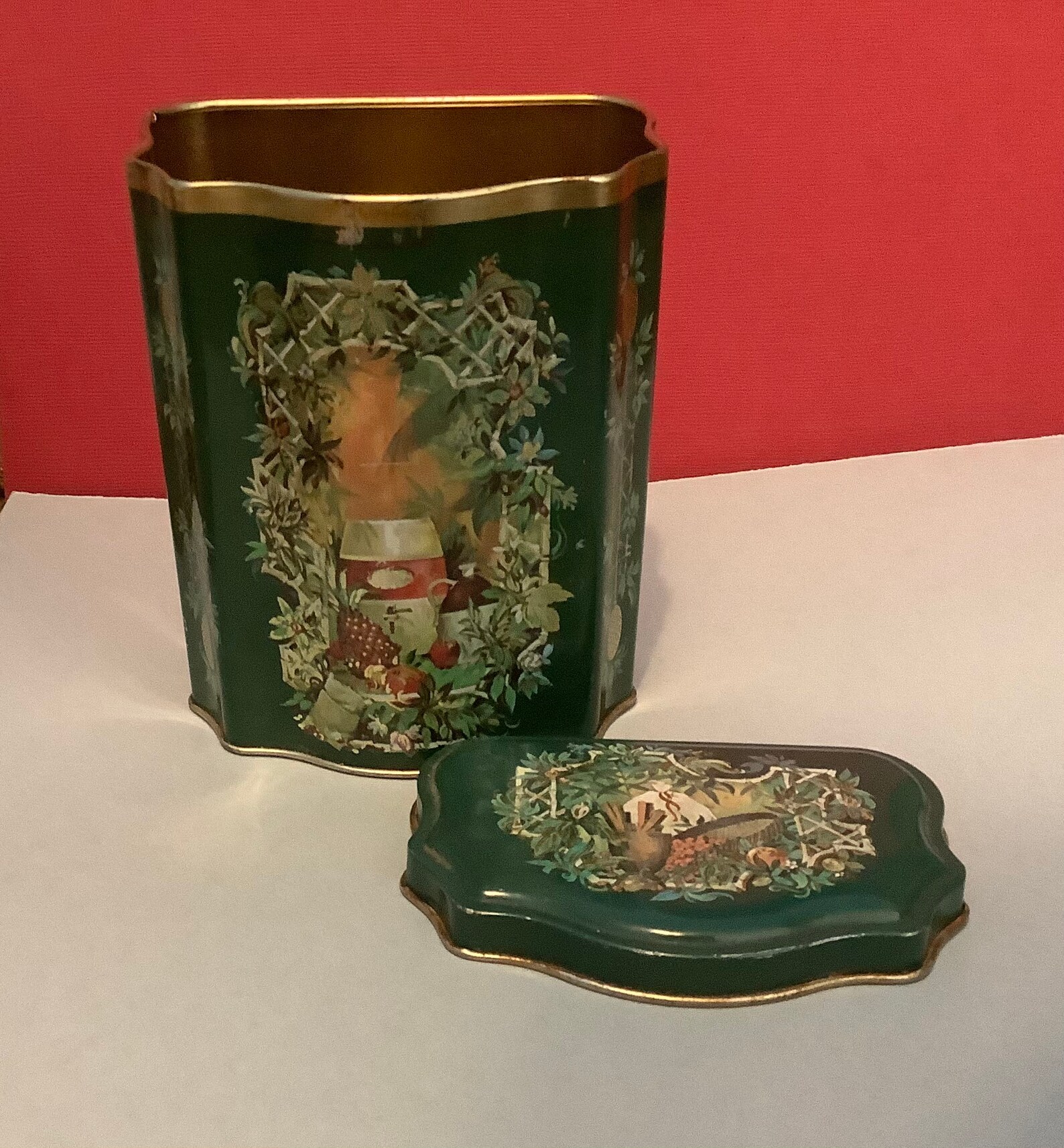 Vintage AVON, Christmas Canister, Made in England, 1981 Etsy