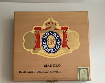 Vintage, Royal Jamaica Buccaneers, Maduro, Wooden Cigar Box, 1970s