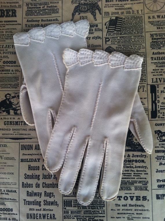 Vintage Elvette Gloves by Dawnelle, Ladies, Girls