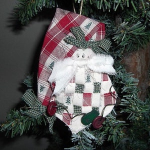 Christmas Ornament Homespun Santa Set of 2 image 1