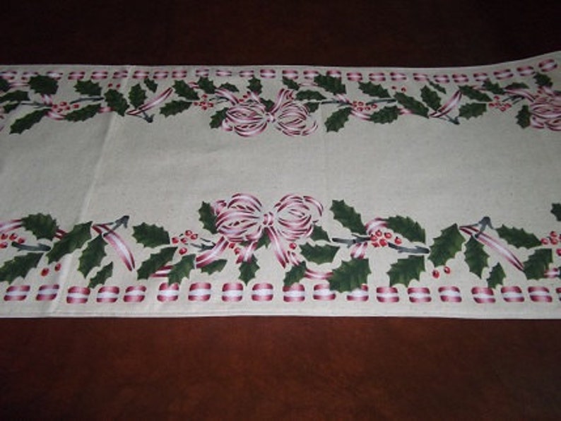 Christmas Table Runner - Holly and Ribbon Bows - Etsy