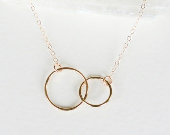 Linked Circle Necklace, Interlocking Circle Ring Necklace, Eternity Necklace, Dainty Gold Jewelry, Mother Daughter Necklace, Gifts for Her