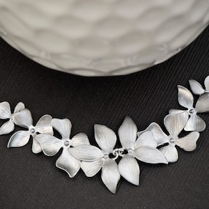 SILVER Orchid Flower Necklace, Orchid Necklace,Bridal Wedding Jewelry, Maid of Honor, Bridesmaid Jewelry, Mothers Necklace