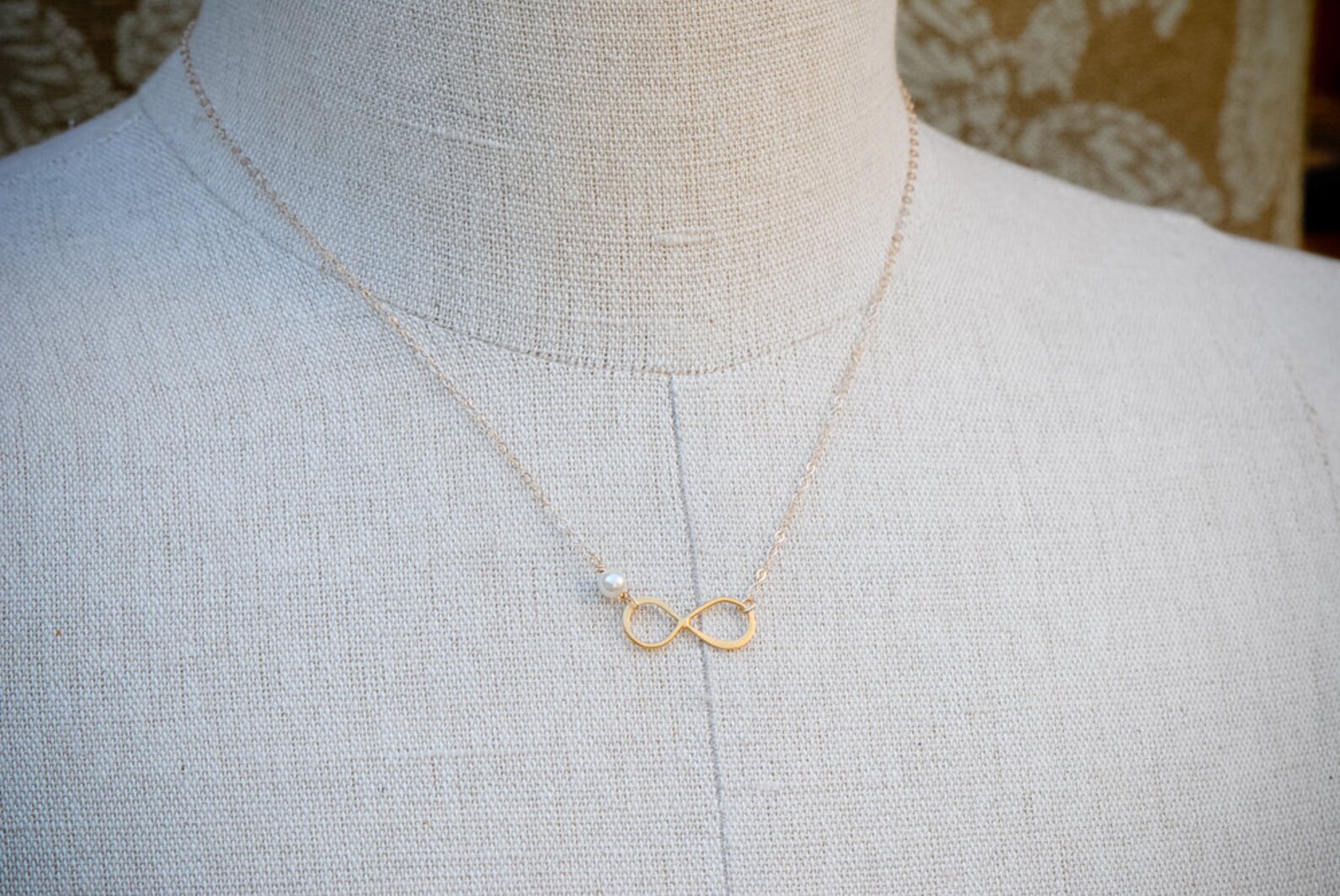Infinity pearl necklace Clearance