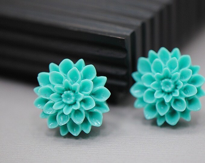 Aqua Turquoise MUM Chrysanthemum Stud Earrings - Etsy
