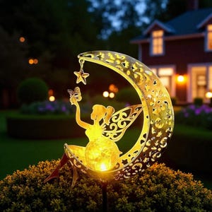 Statua da giardino a forma di fata e luna: stravagante decorazione da giardino alimentata a energia solare