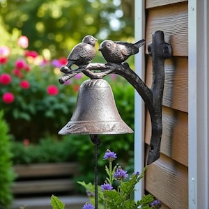 Vintage Iron Bird Door Bell – Rustic Wall Mounted Entry Bell for Porch or Garden | Farmhouse Outdoor Wind Chime & Yard Decor Accent