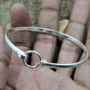 Handgjort armband i sterlingsilver med knut, minimalistiskt armband med öppet manschett