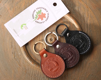 Chaveiro SKODA feito à mão | Presente de couro personalizado para proprietários de carros