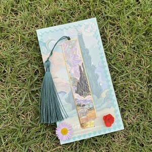 Marcapáginas de Monet y Van Gogh: Diseños elegantes en metal Cypress Field