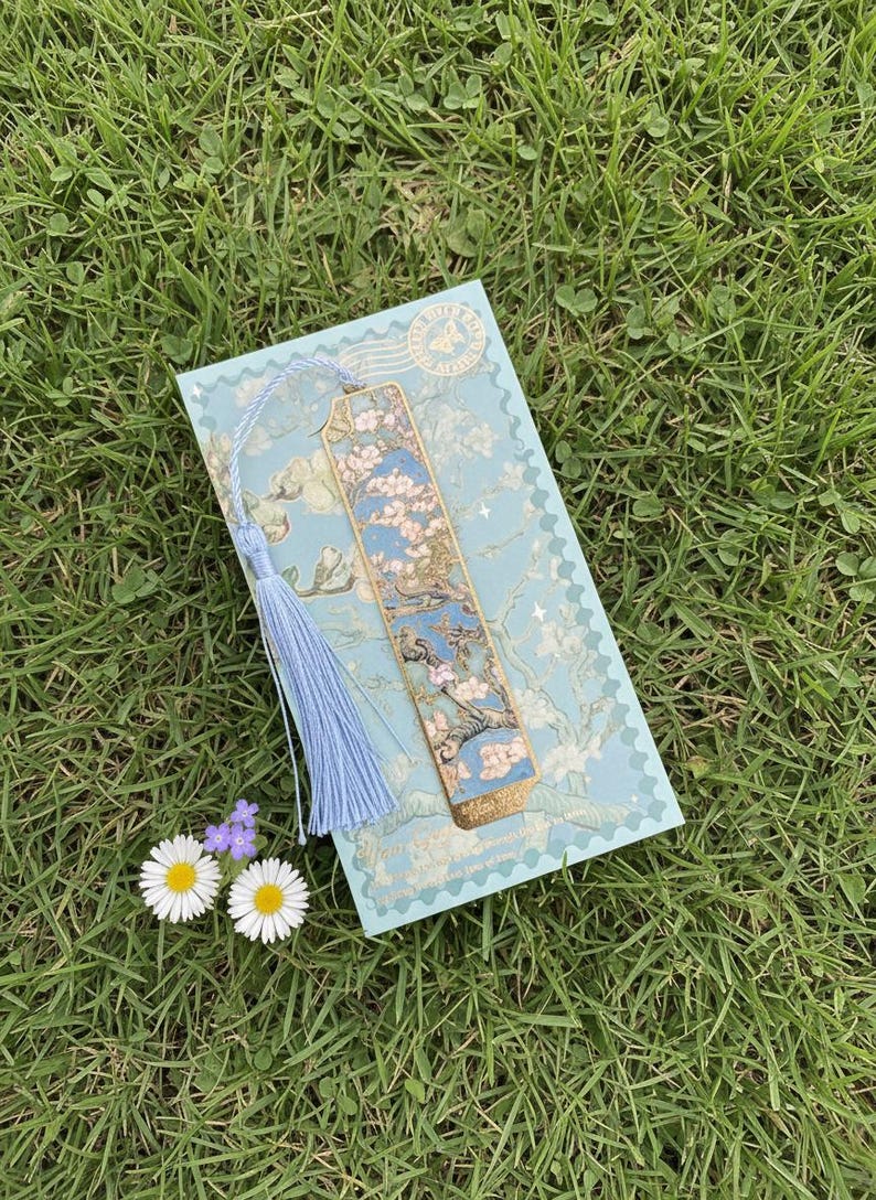 Marcapáginas de Monet y Van Gogh: Diseños elegantes en metal Almond Blossoms