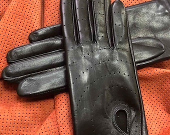 Women classic unlined leather gloves, timeless leather fashion accessory, everyday handwear gift for her