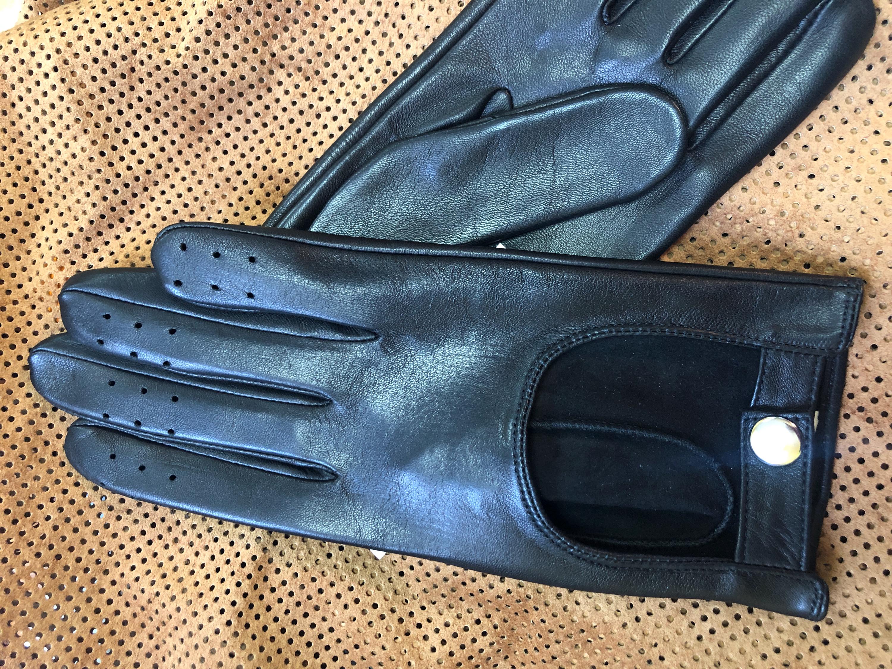 Women unlined driving leather gloves, black leather gloves for her, Valentines gift for girlfriend