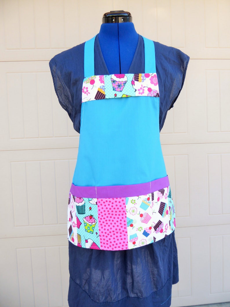 Patchwork Quilt print Kids apron Size 4-6-8-Young Adult Apron Kids Apron.
