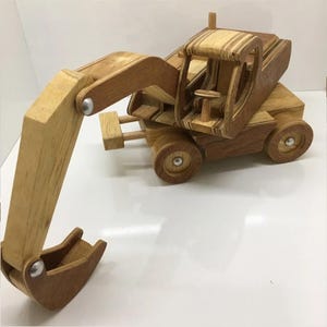 Wooden Toy Excavator – Handmade Construction Truck for Kids