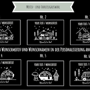 Puede incluir: Gr&aacute;fico negro con seis dise&ntilde;os tem&aacute;ticos de camping. Cada dise&ntilde;o presenta una caravana o remolque con campos de texto para personalizaci&oacute;n. Los dise&ntilde;os incluyen monta&ntilde;as, &aacute;rboles y otros elementos al aire libre. El texto en la parte superior dice "MOTIV- UND FAHRZEUGAUSWAHL".
